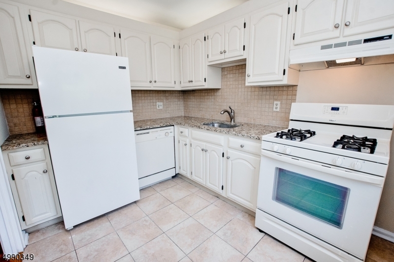 Property Photo:  412 Morris Ave Unit 19  NJ 07901 