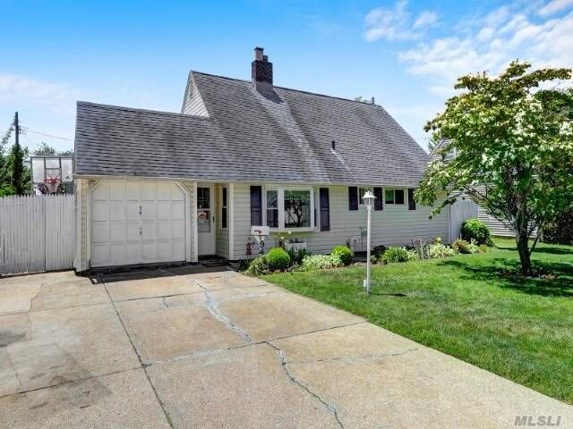 94 Sycamore Lane  Levittown NY 11756 photo