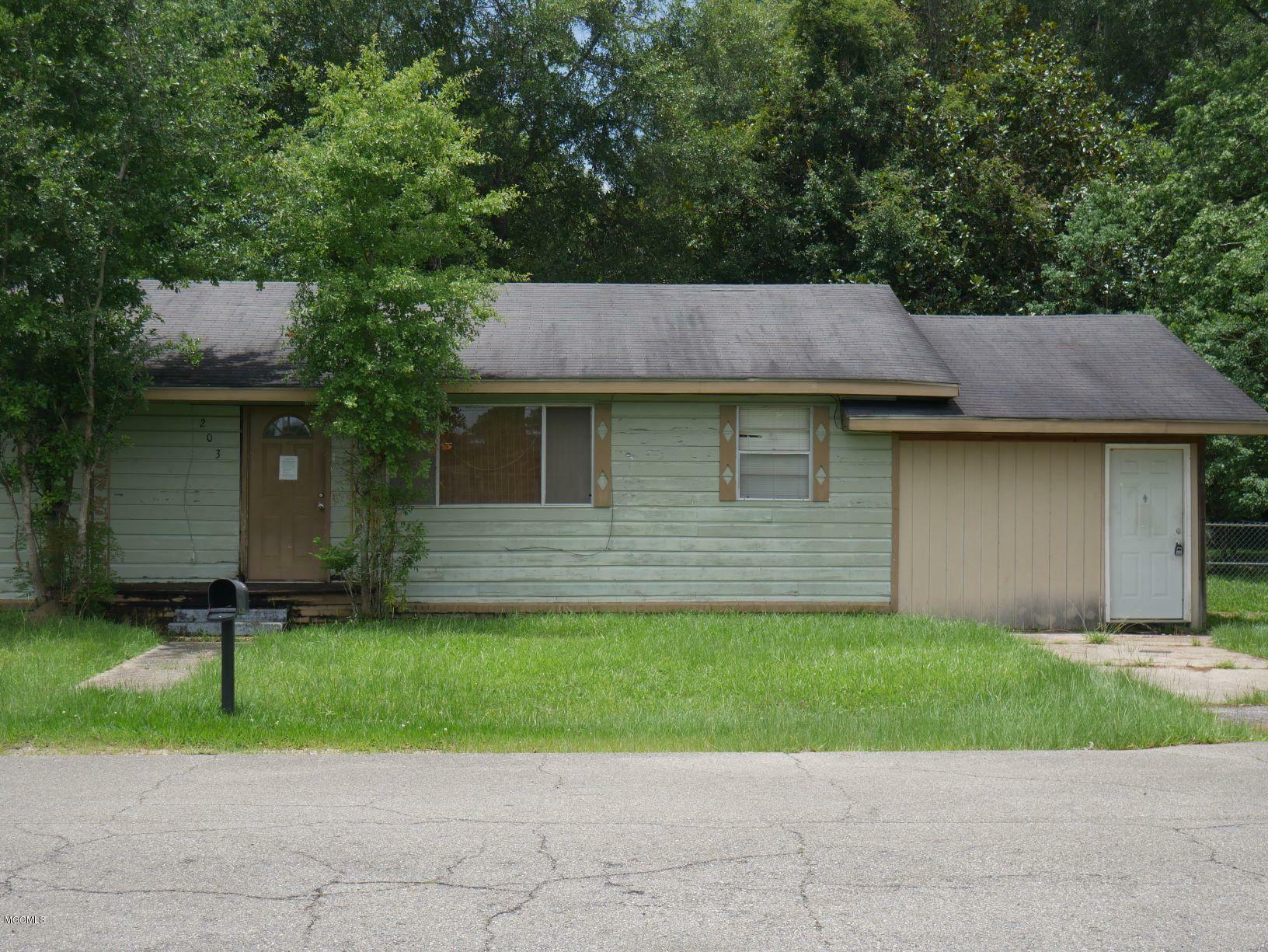 Property Photo:  203 Cottonwood Street  MS 39466 