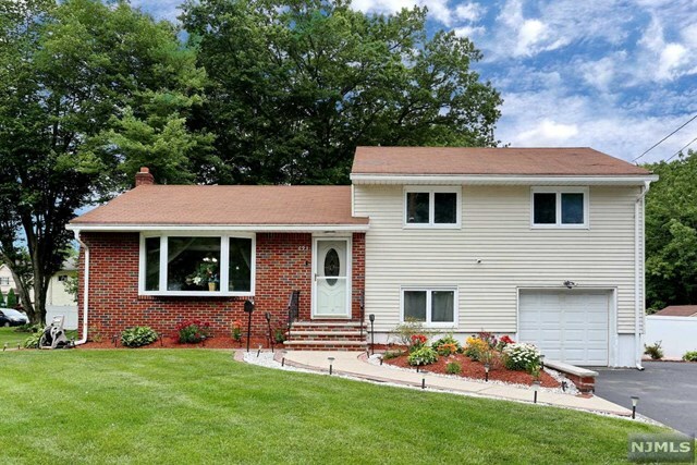 Property Photo:  693 Pascack Road  NJ 07652 