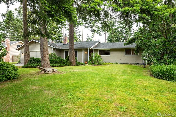 2089  Pine Wood Way  Oak Harbor WA 98277 photo