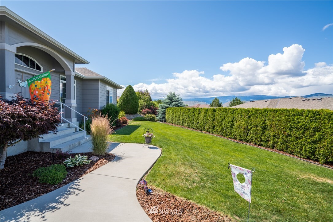 Property Photo:  1995  Stoneridge Drive  WA 98802 