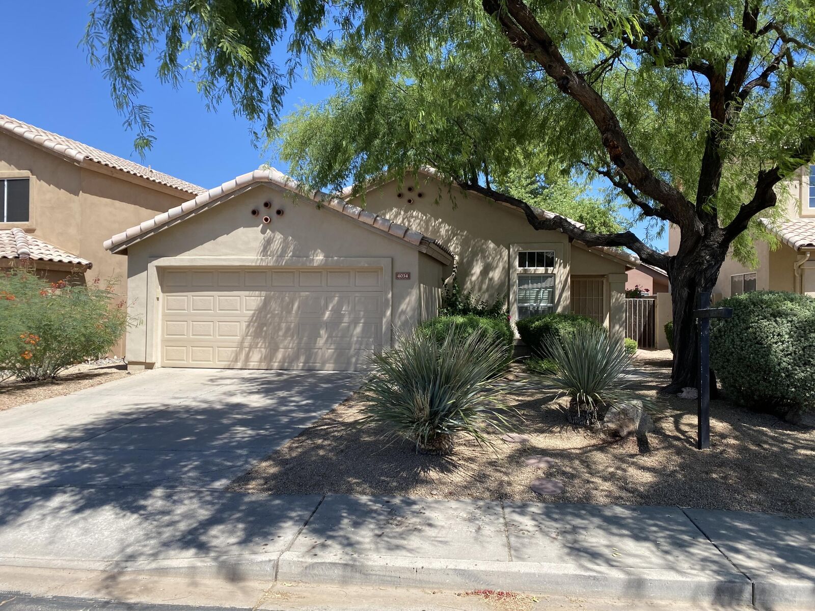 Property Photo: 4034 E Chaparosa Way AZ 85331