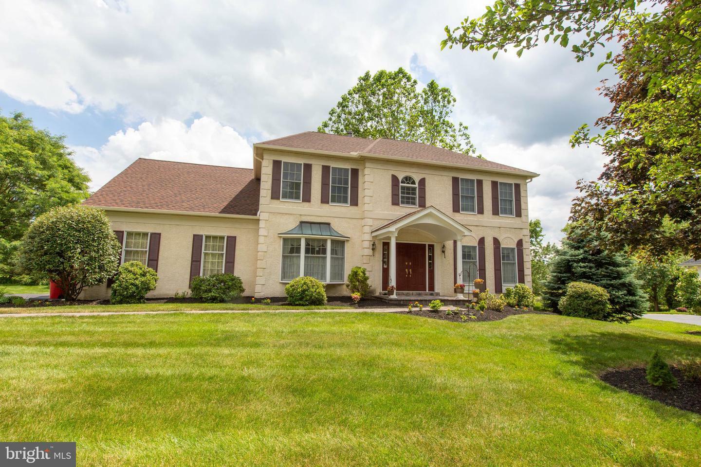 Property Photo:  4032 Redwing Lane  PA 19403 