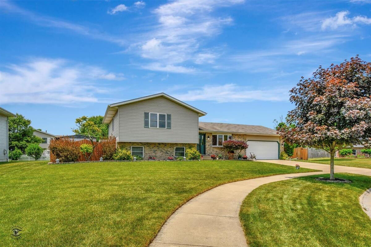 Property Photo: 316 Ryan Court IN 46342