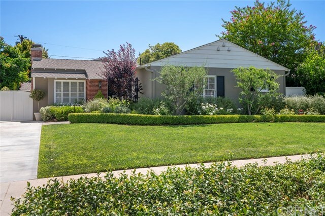 Property Photo: 4420 Arcola Avenue CA 91602
