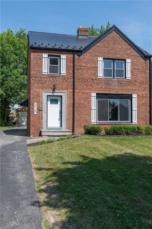 Property Photo:  2187 Vernon Road  OH 44118 