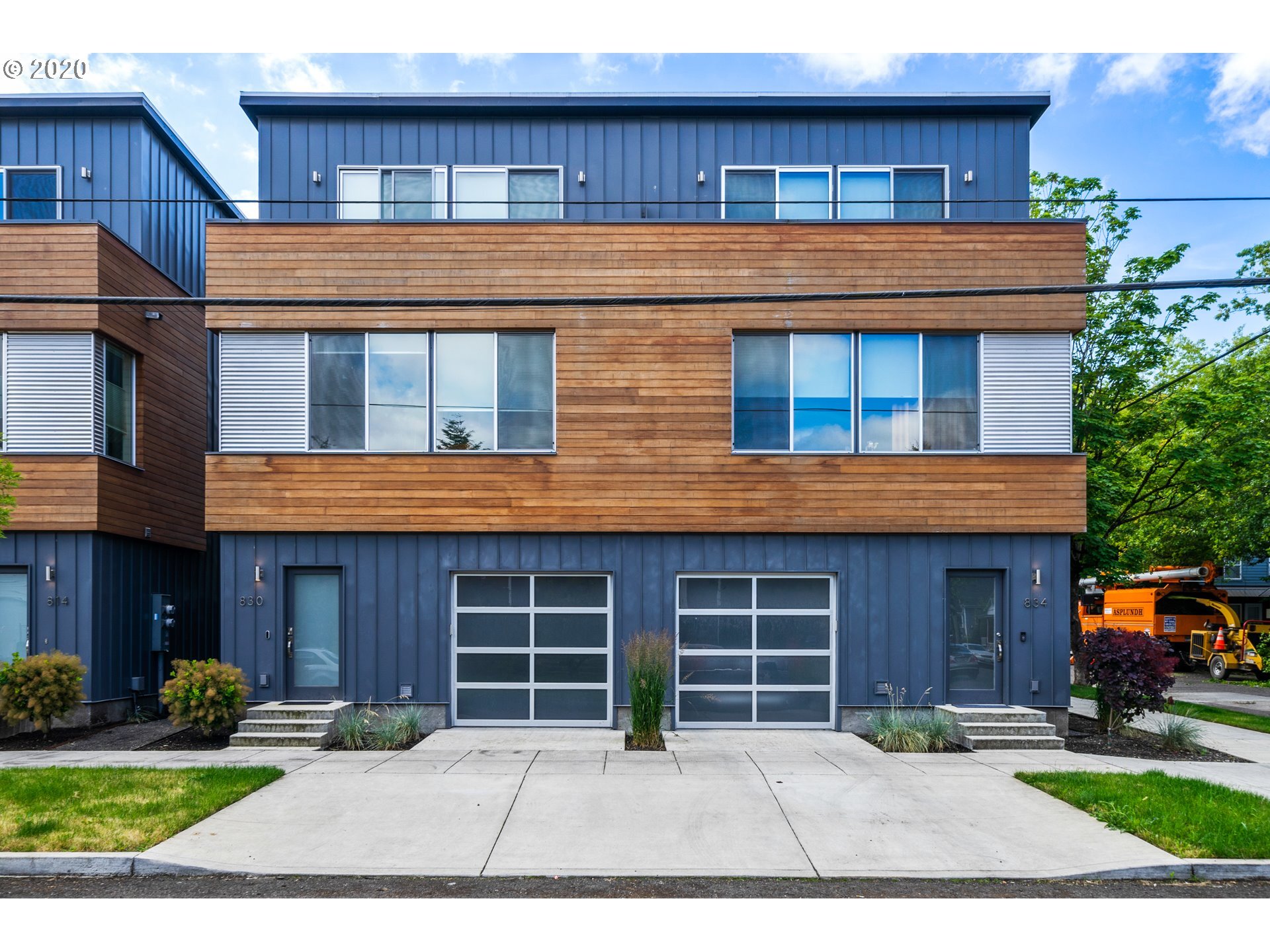 Property Photo: 830 N Simpson St OR 97217
