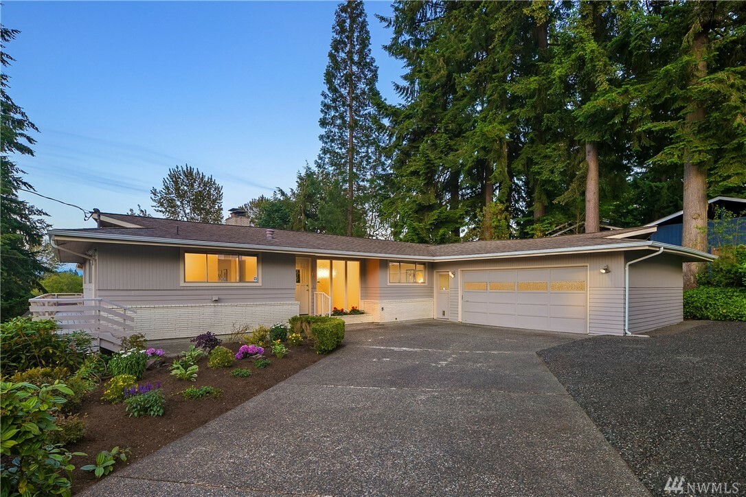 Property Photo:  1636 154th Ave SE  WA 98007 