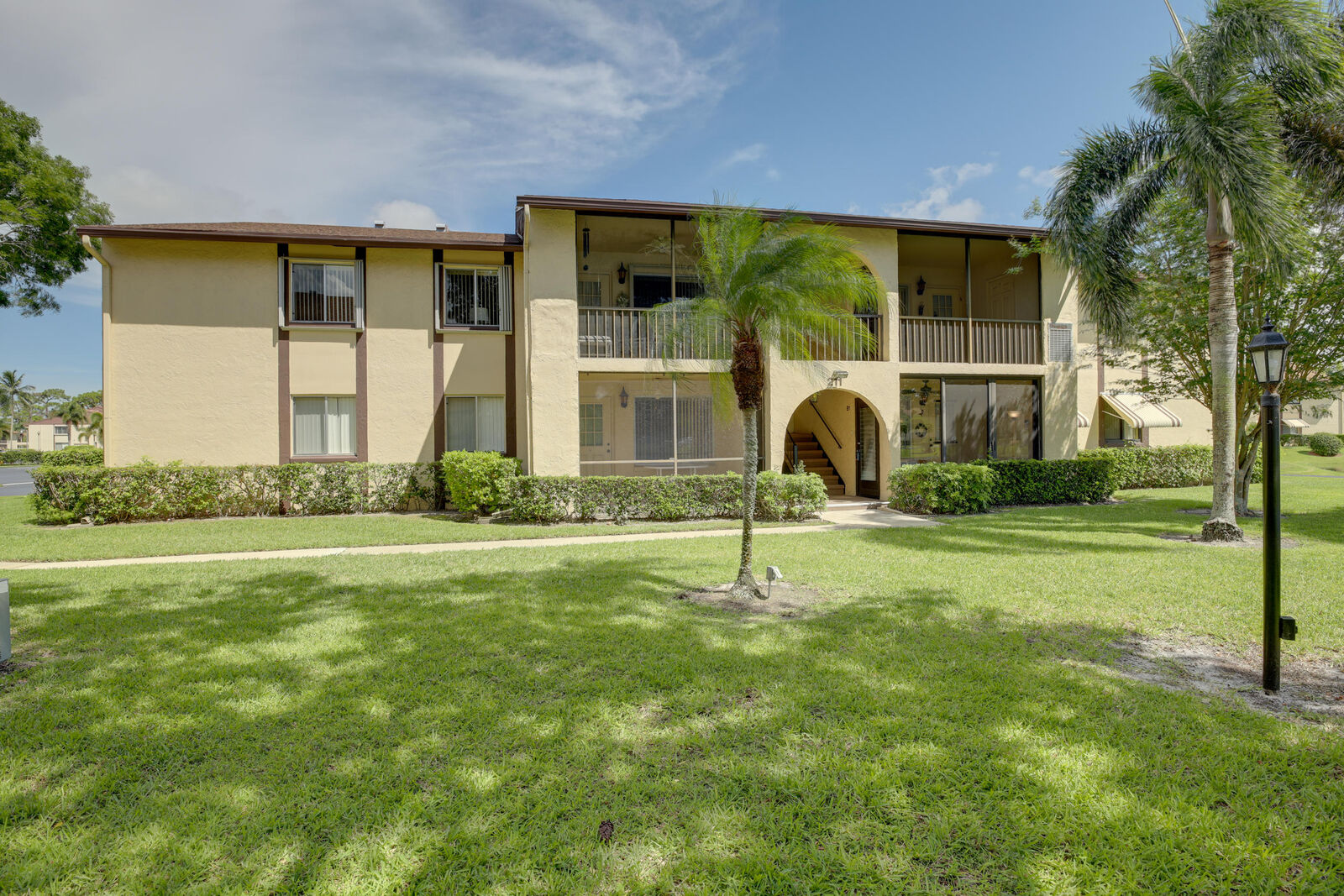 Property Photo:  211 Pine Hov Circle B-1  FL 33463 