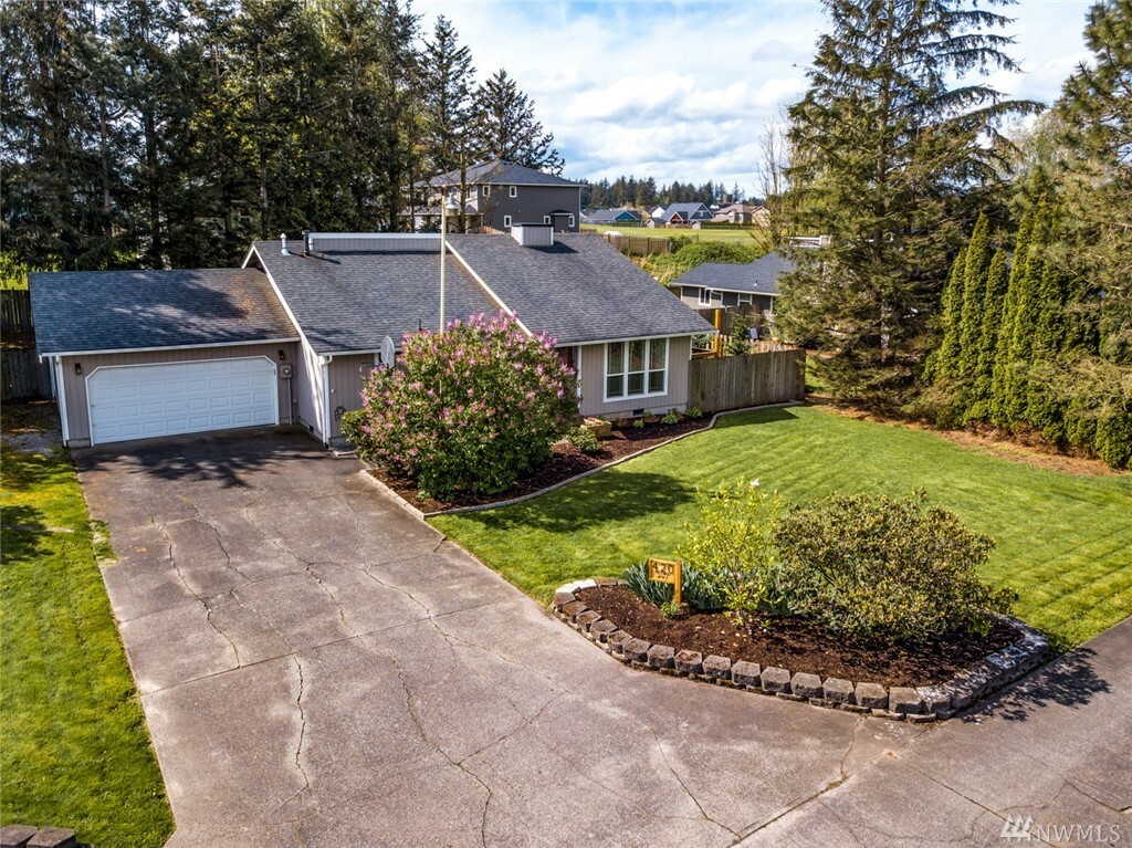 Property Photo:  420  Mead Avenue  WA 98247 