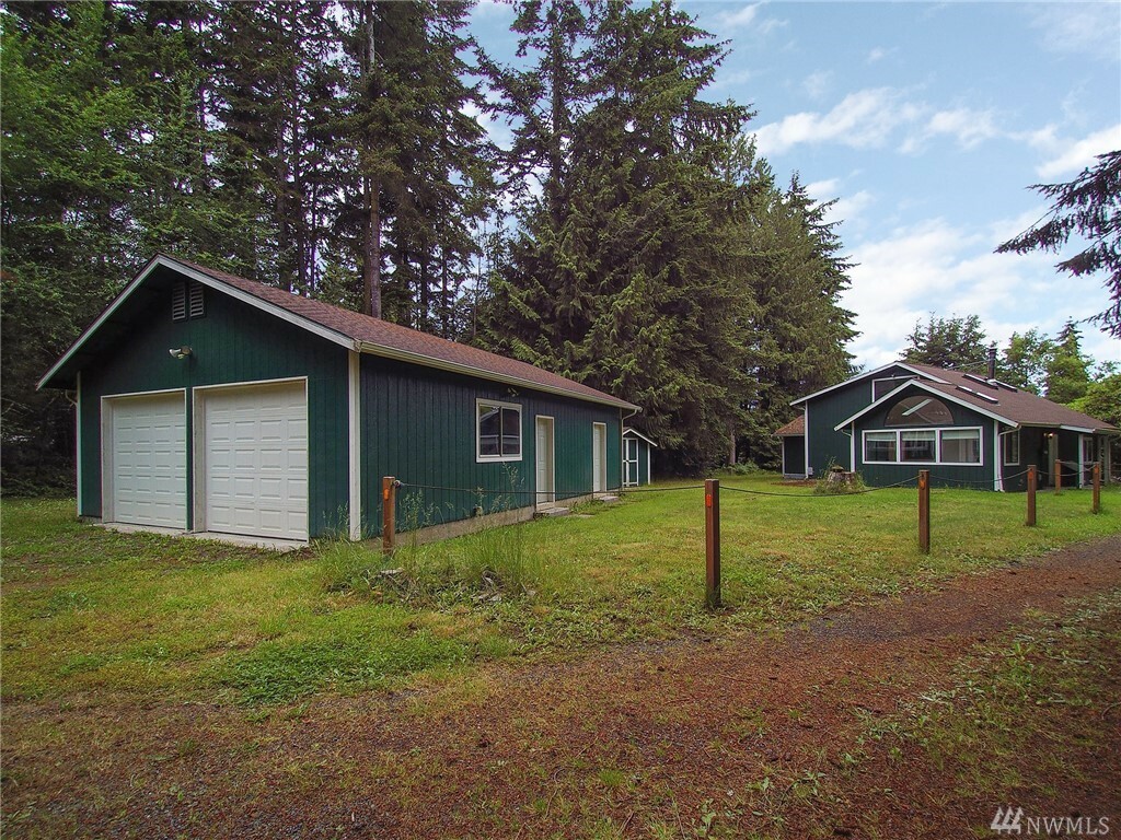 Property Photo:  33 W Breezy Lane  WA 98362 