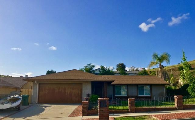 Property Photo:  2095 Stoneman Street  CA 93065 