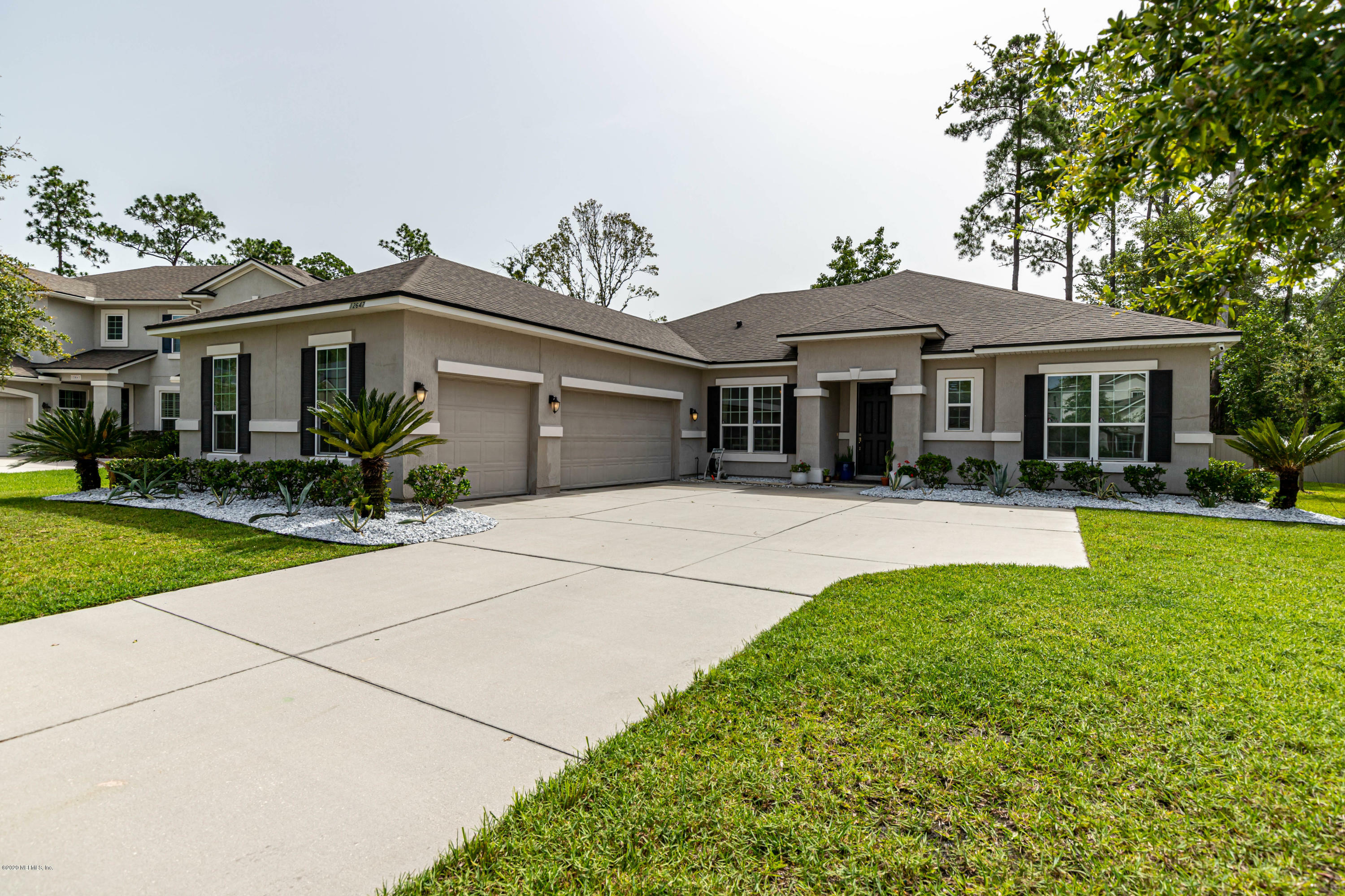 Property Photo:  12647 Julington Oaks Drive  FL 32223 