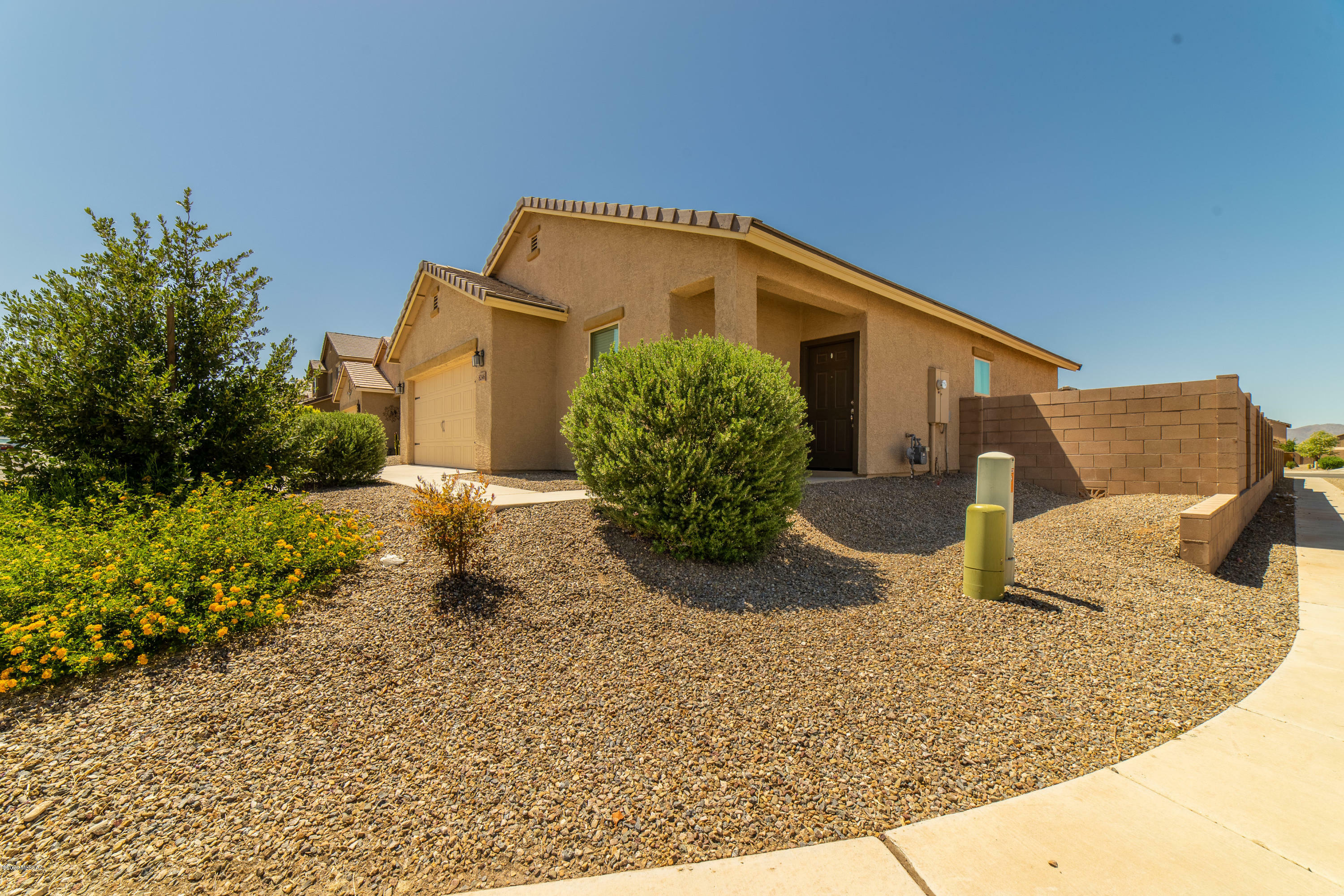 Property Photo:  8246 W Kittiwake Lane  AZ 85757 