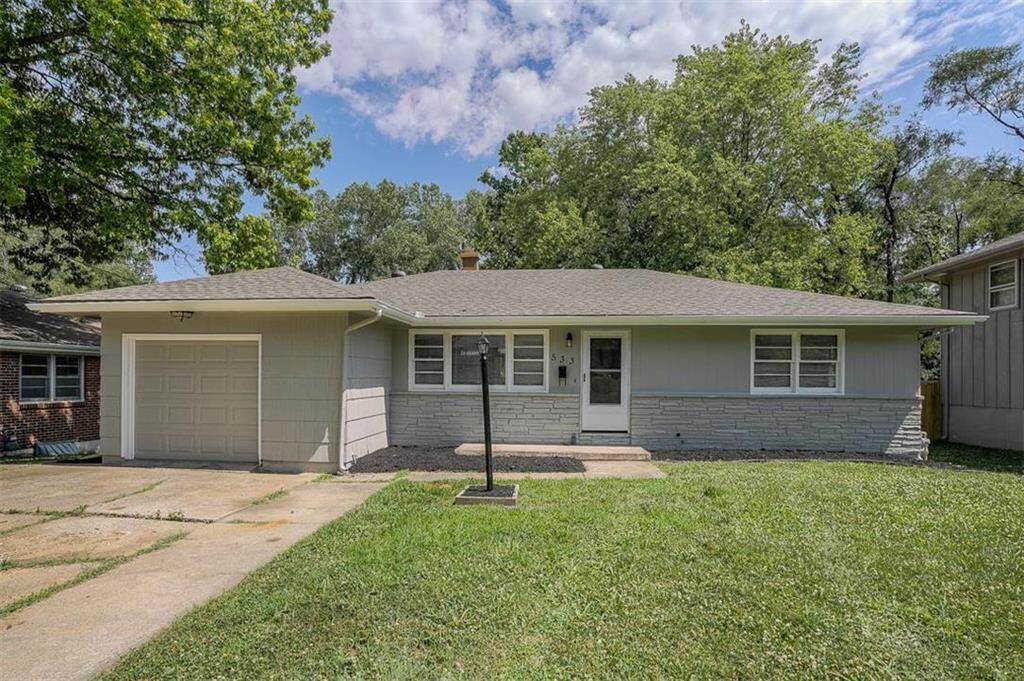 Property Photo: 533 S Northern Boulevard MO 64054