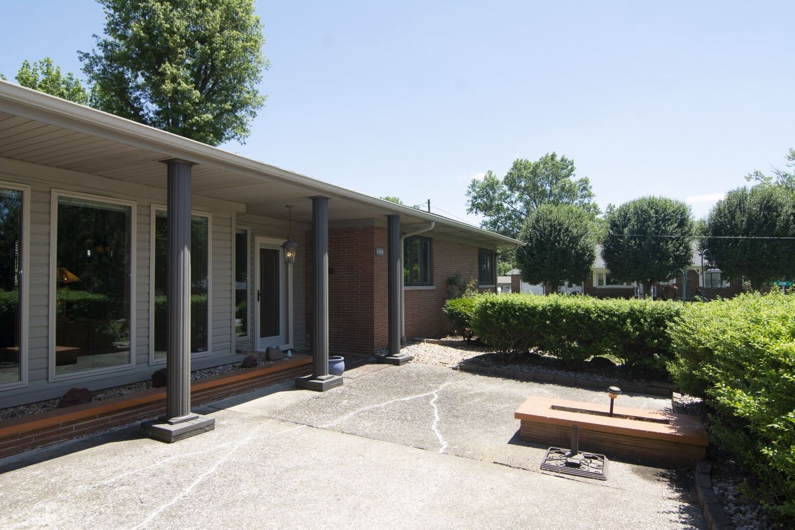 Property Photo: 400 N Eastview Street IN 47648