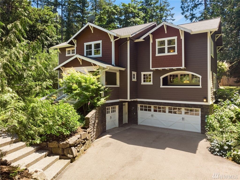 Property Photo: 11767 Venice Loop NE WA 98110
