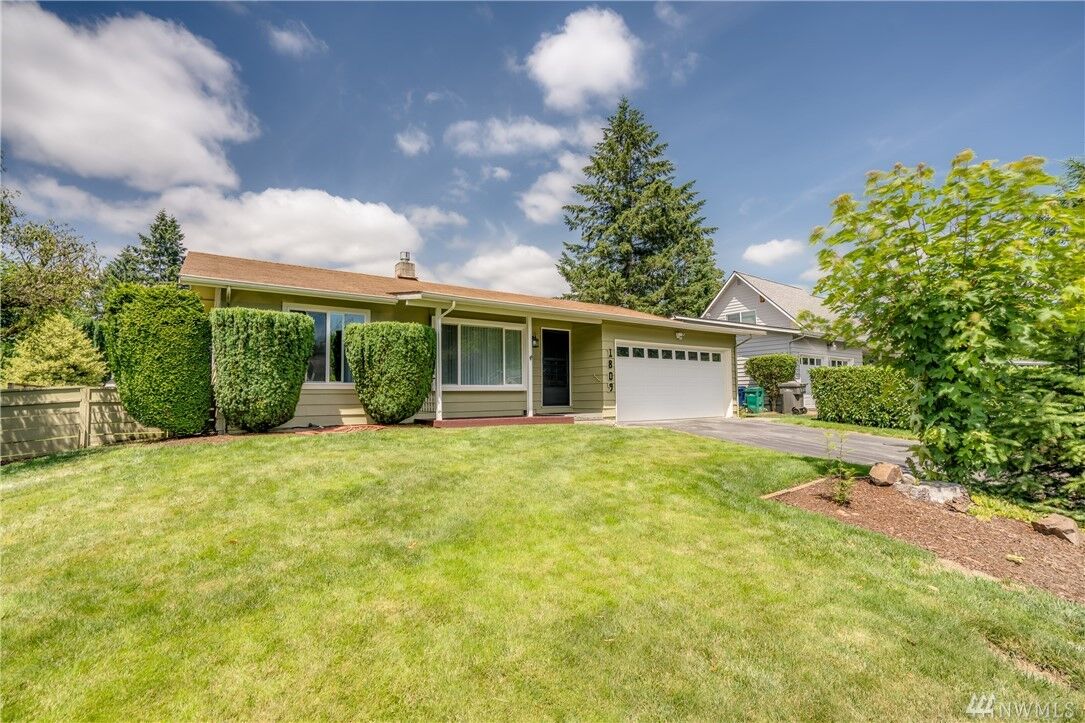 Property Photo:  1809  37th Way SE  WA 98002 