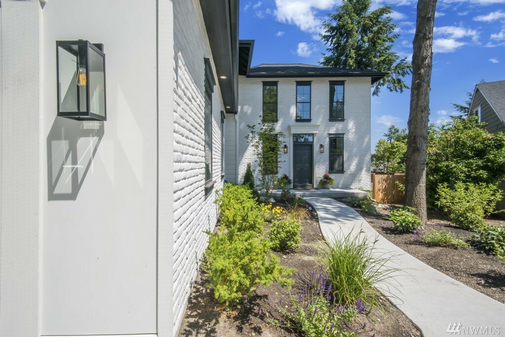 Property Photo: 10607 Farwest Dr SW WA 98498