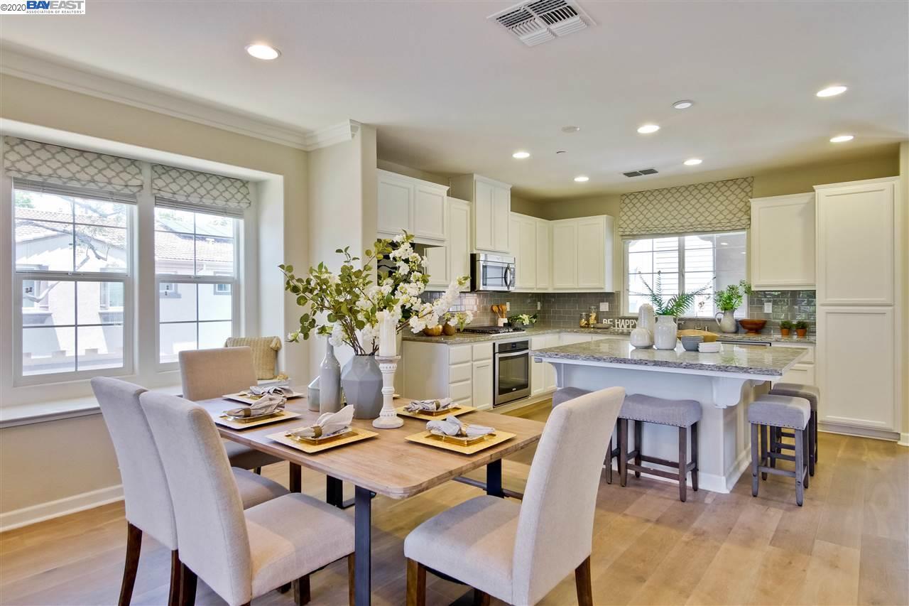 Property Photo: 33931 Sagrantino Ter CA 94555