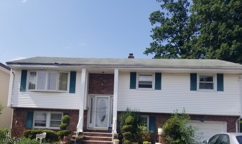 Property Photo:  155 W Willow St  NJ 07067 