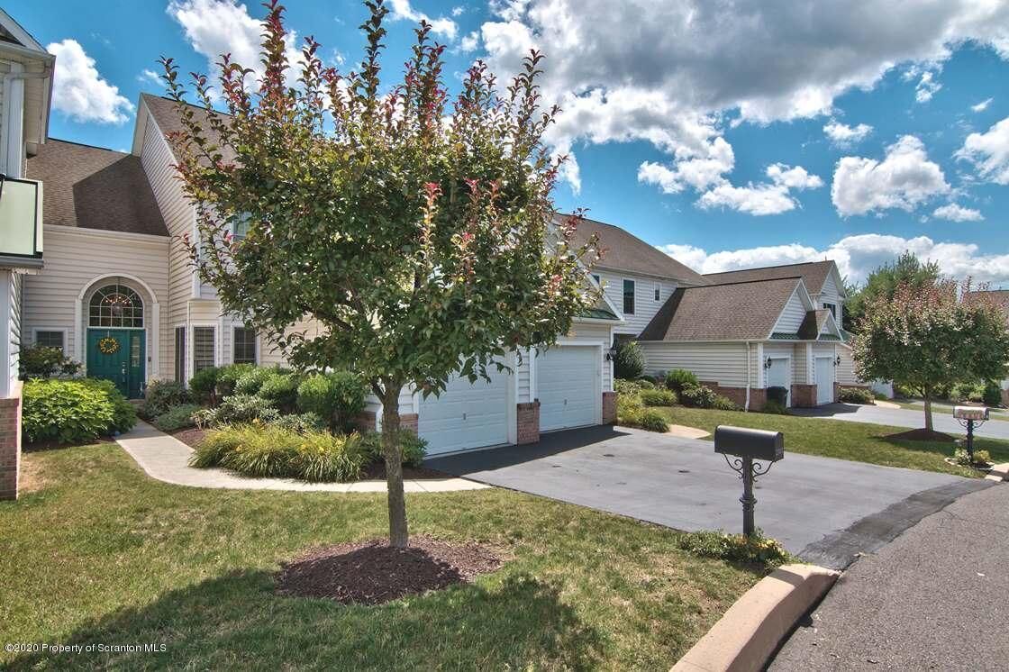 Property Photo:  2302 Browning Close  PA 18507 