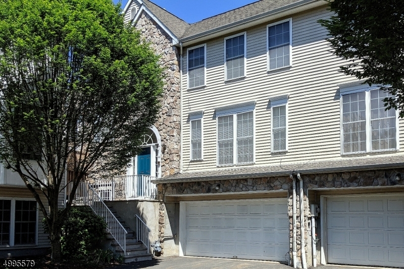 Property Photo:  42 Arrowgate Dr  NJ 07869 