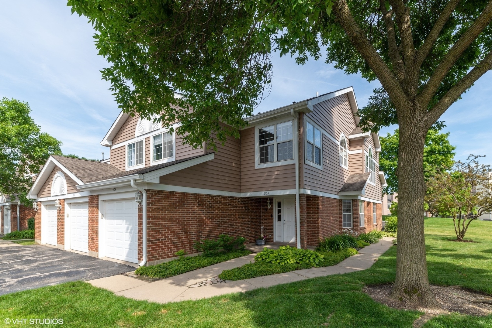 Property Photo:  903 West Happfield Drive 903  IL 60004 