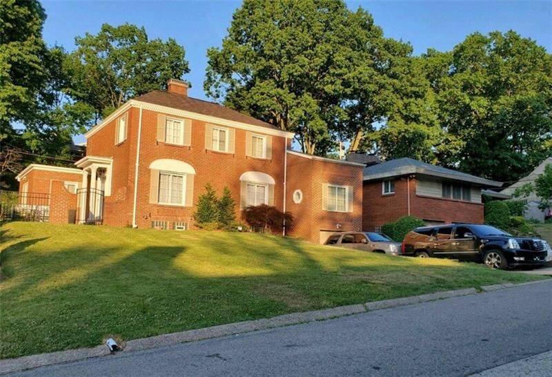 Property Photo: 4237 Colonial Park Dr PA 15227