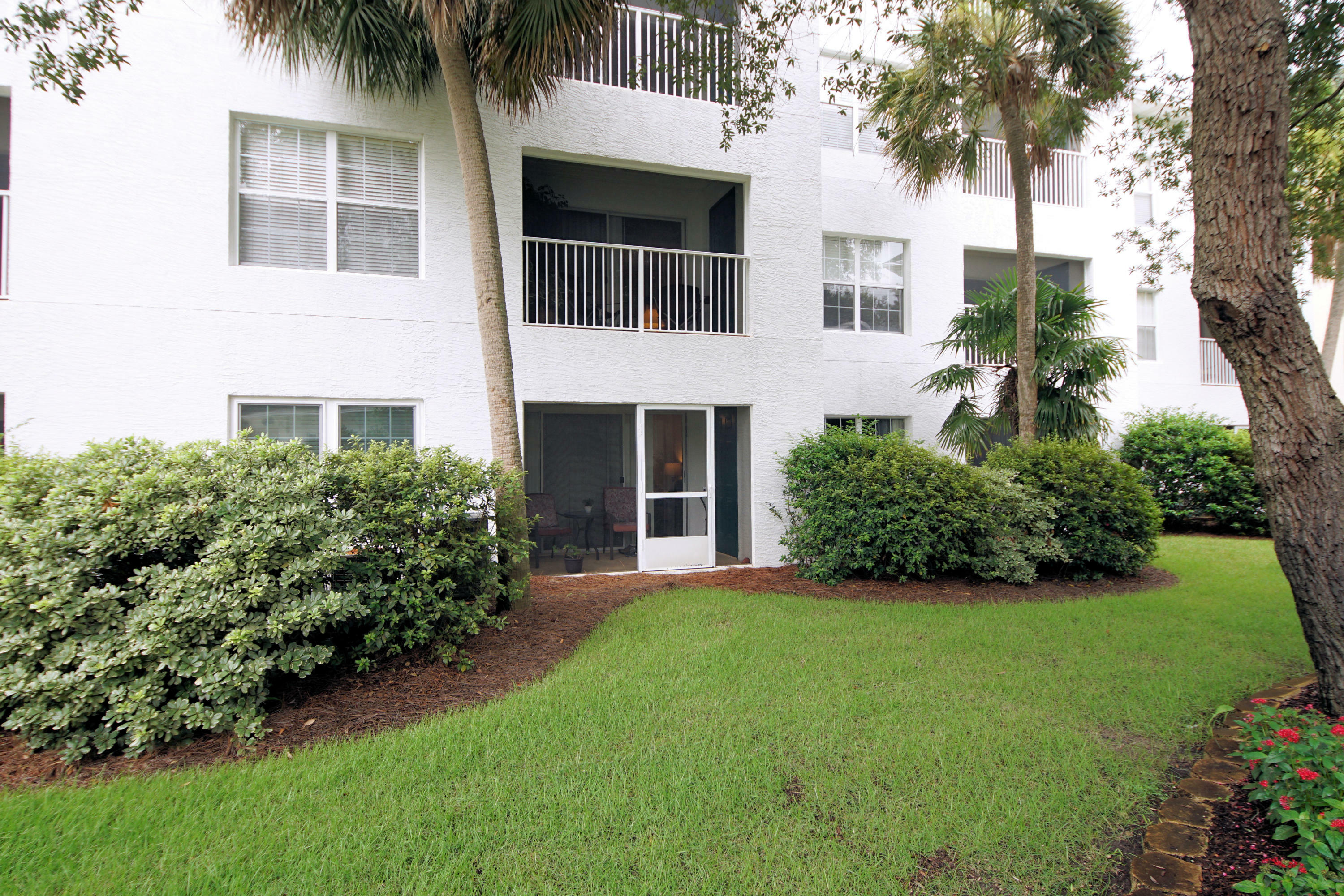 Property Photo:  4270 Calinda Lane Unit 313  FL 32578 