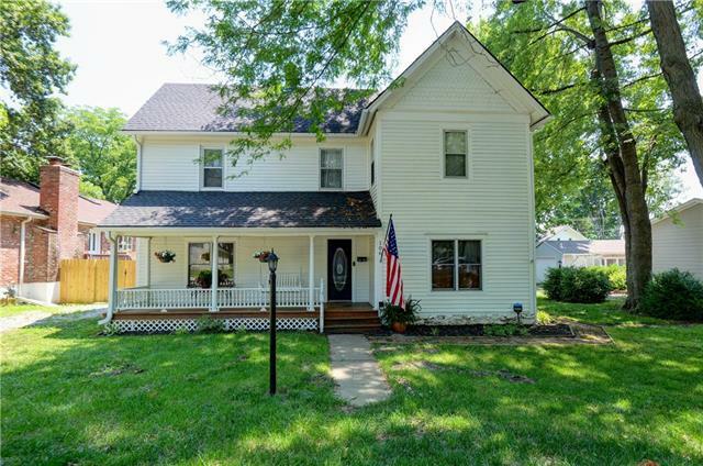 Property Photo:  106 NW 16th Street  MO 64015 