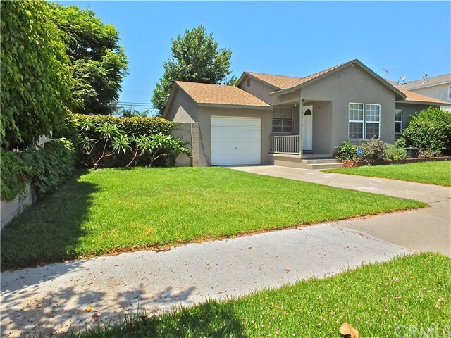 Property Photo: 11121 Essex Drive CA 90720