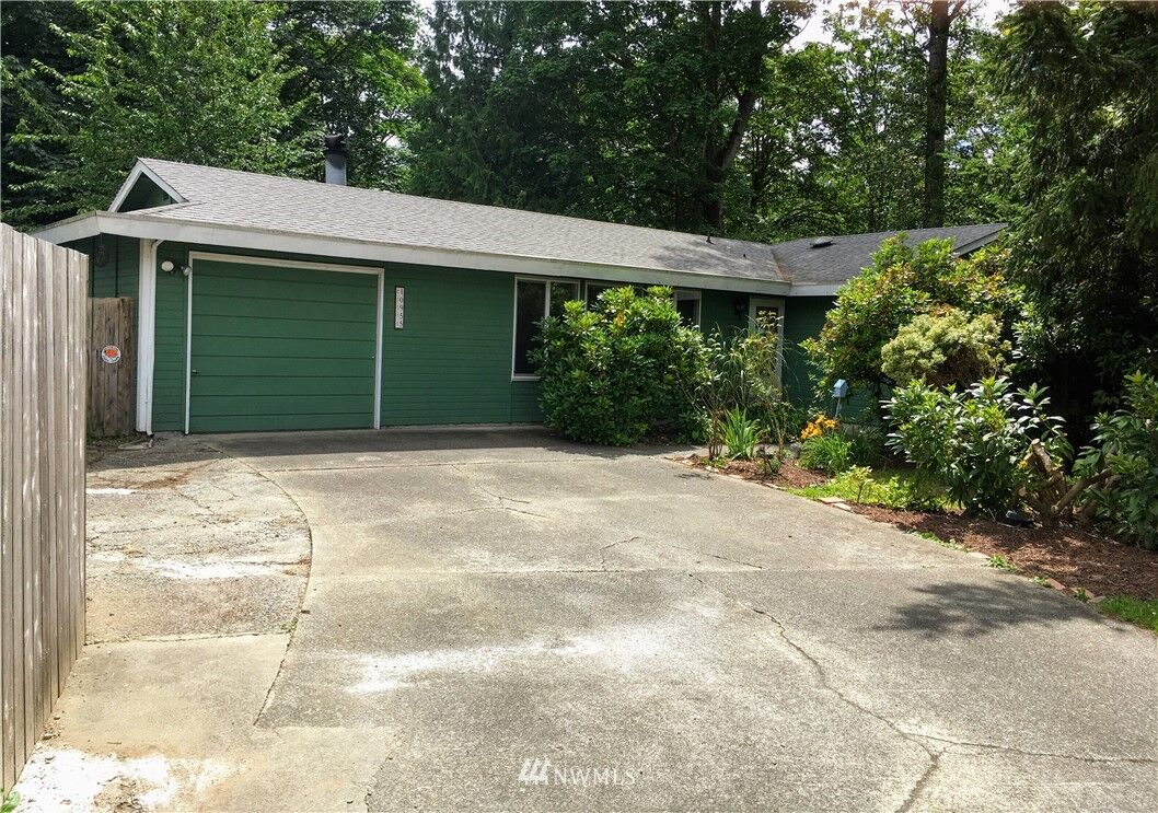 Property Photo: 10955 SE 224th Place WA 98031