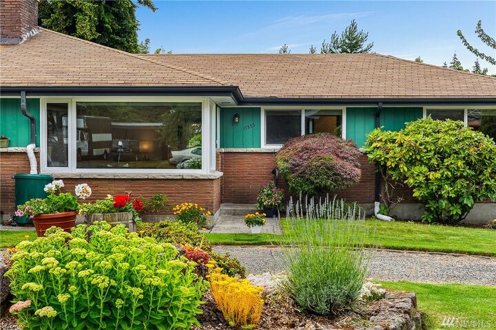 Property Photo:  17833  2nd Avenue S  WA 98148 