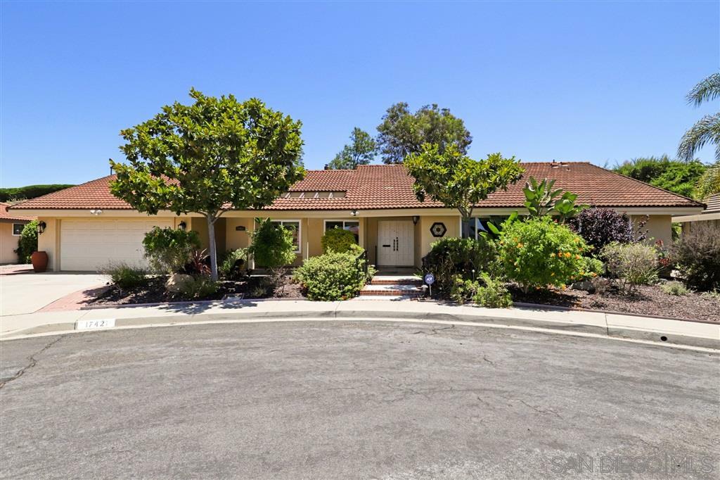 Property Photo: 17421 Plaza Fiel CA 92128