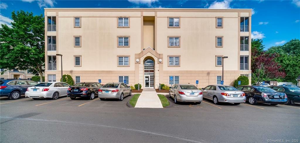 Property Photo: 75 Washington Avenue 5-404 CT 06518
