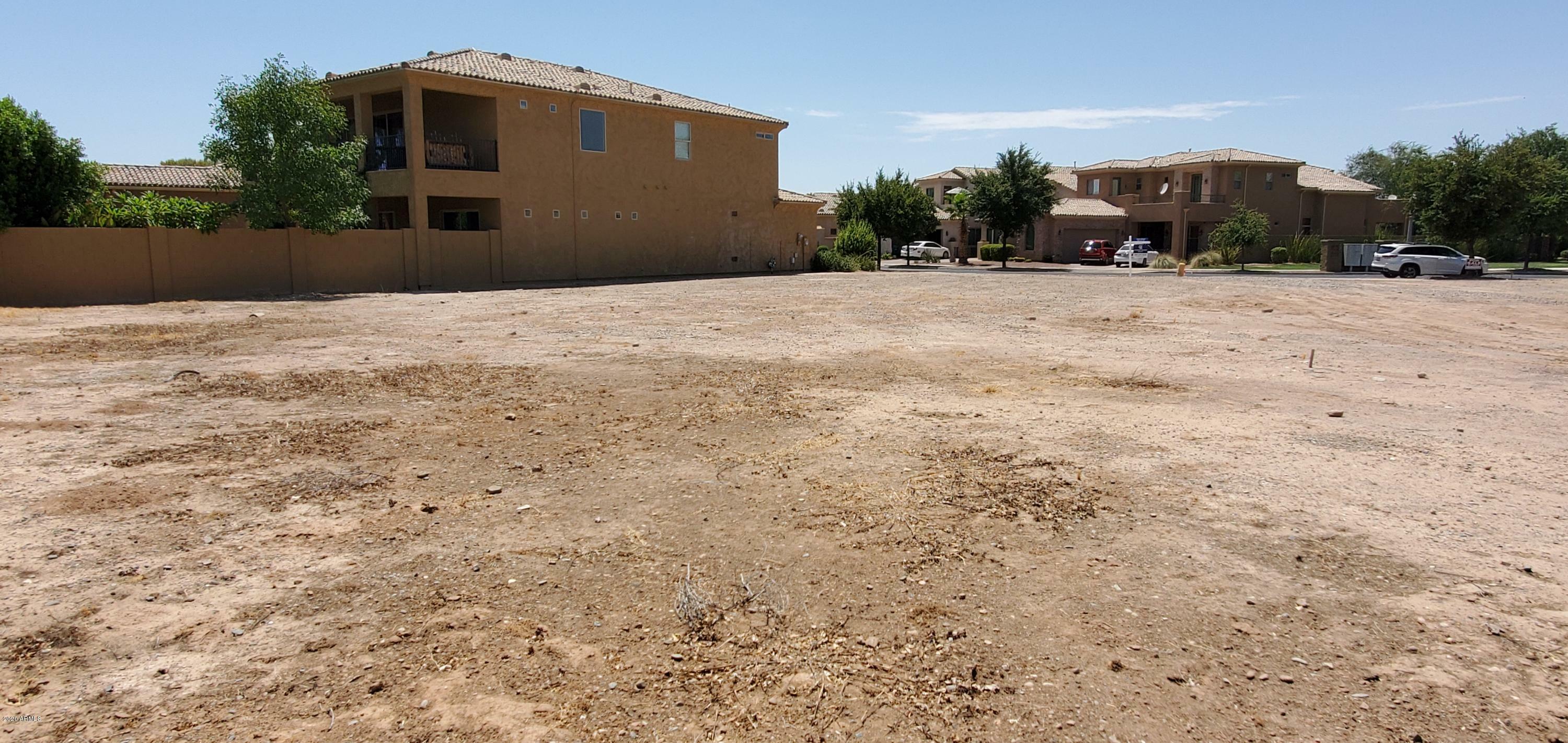 Property Photo:  14535 W Hidden Terrace Loop  AZ 85340 