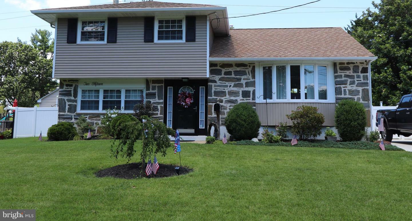 Property Photo:  215 Maureen Drive  NJ 08077 