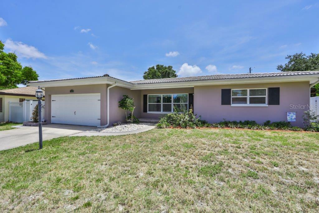 Property Photo:  1343 Ponce De Leon Boulevard  FL 33756 