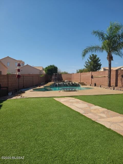 Property Photo:  9435 N Elan Lane  AZ 85742 