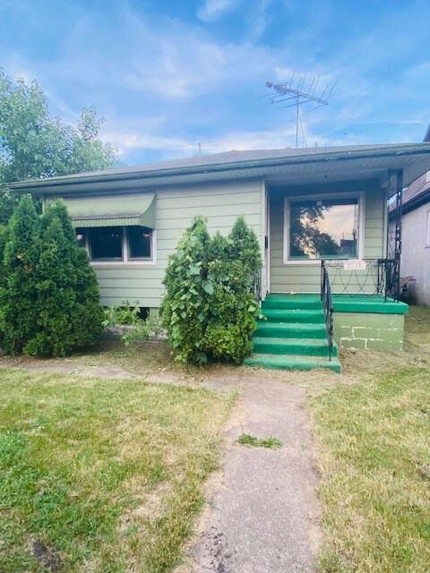 Property Photo:  1541 Hayes Street  IN 46404 