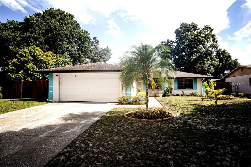 Property Photo: 751 Caliente Drive FL 33511