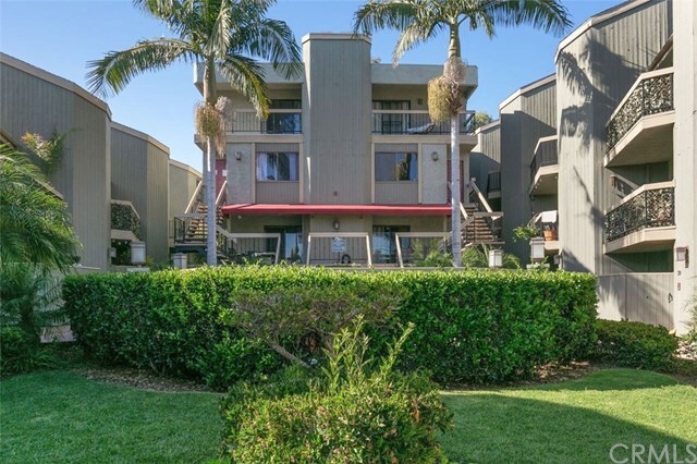 Property Photo: 2601 E 19th Street 15 CA 90755
