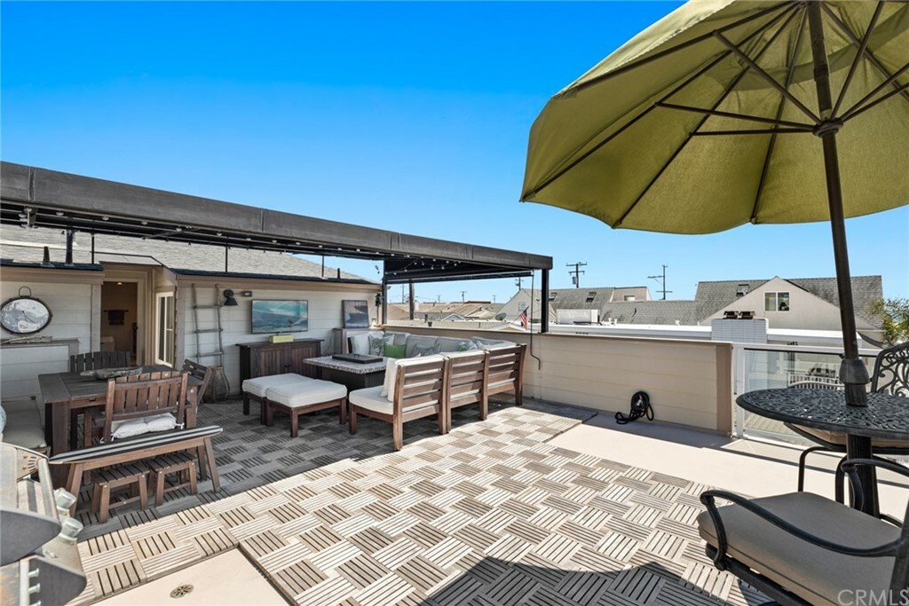 Property Photo: 214 1/2 30th Street CA 92663