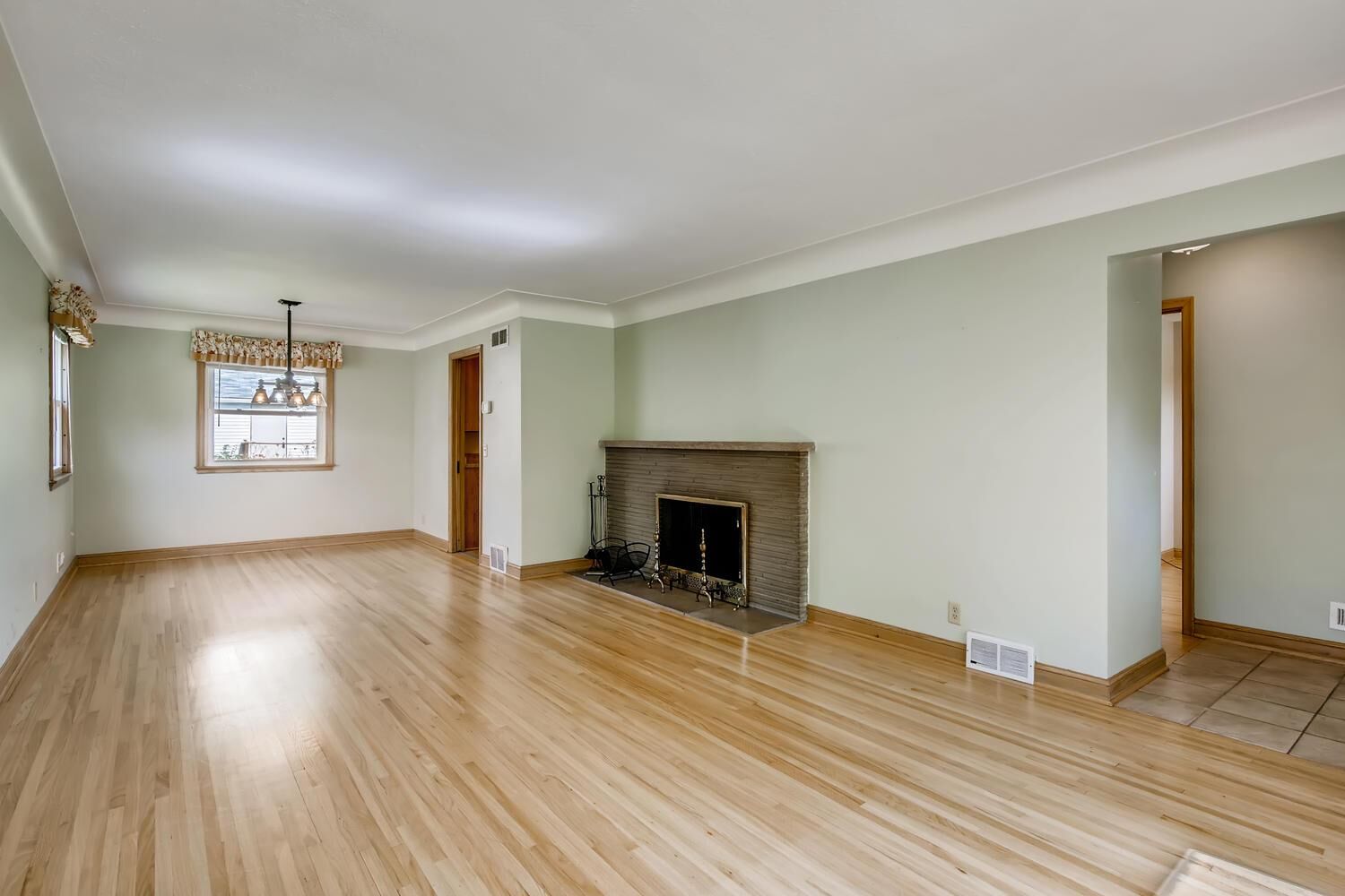 Property Photo: 6048 Knox Avenue S MN 55419