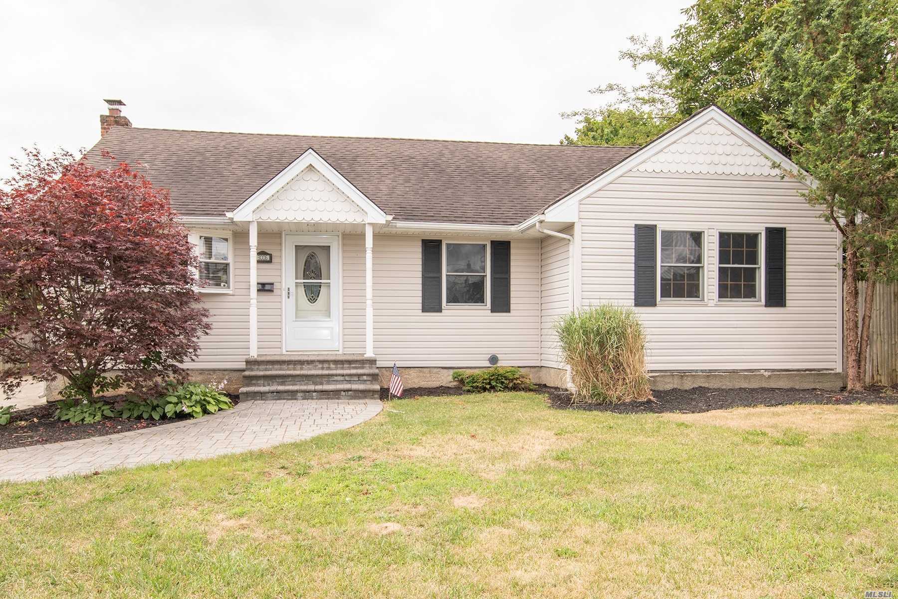 Property Photo:  3006 N Jerusalem Road  NY 11793 