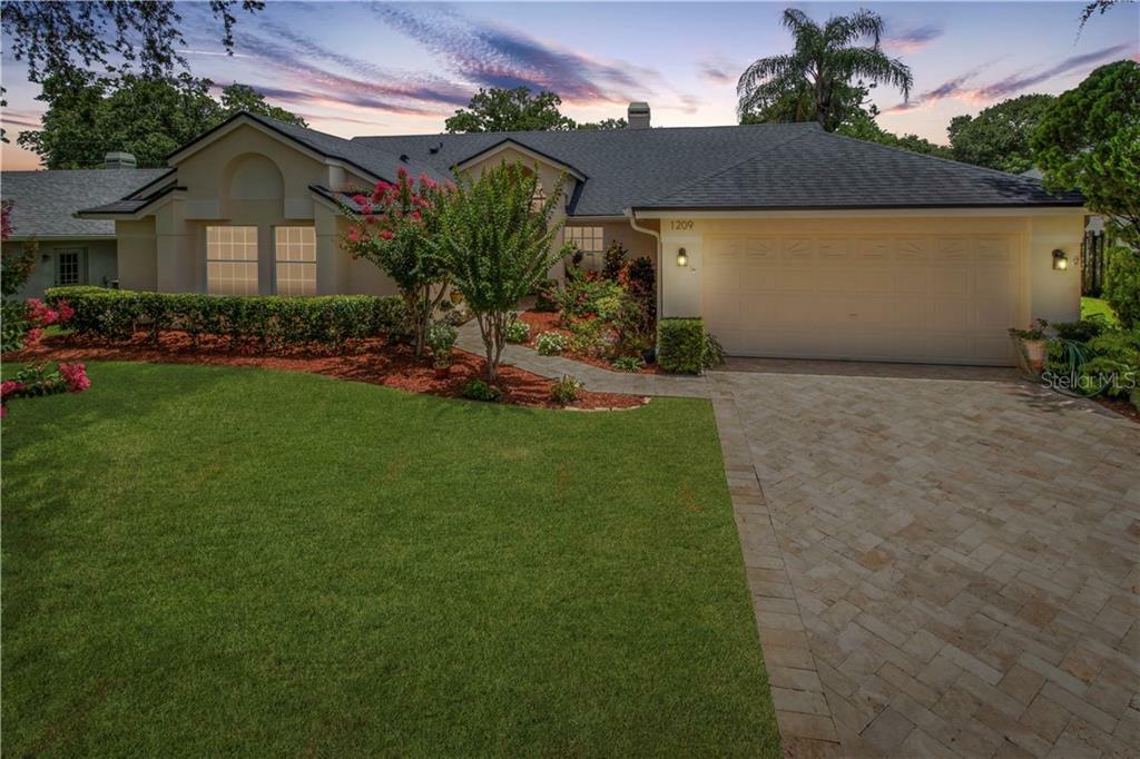 Property Photo: 1209 Valley Creek Run FL 32792