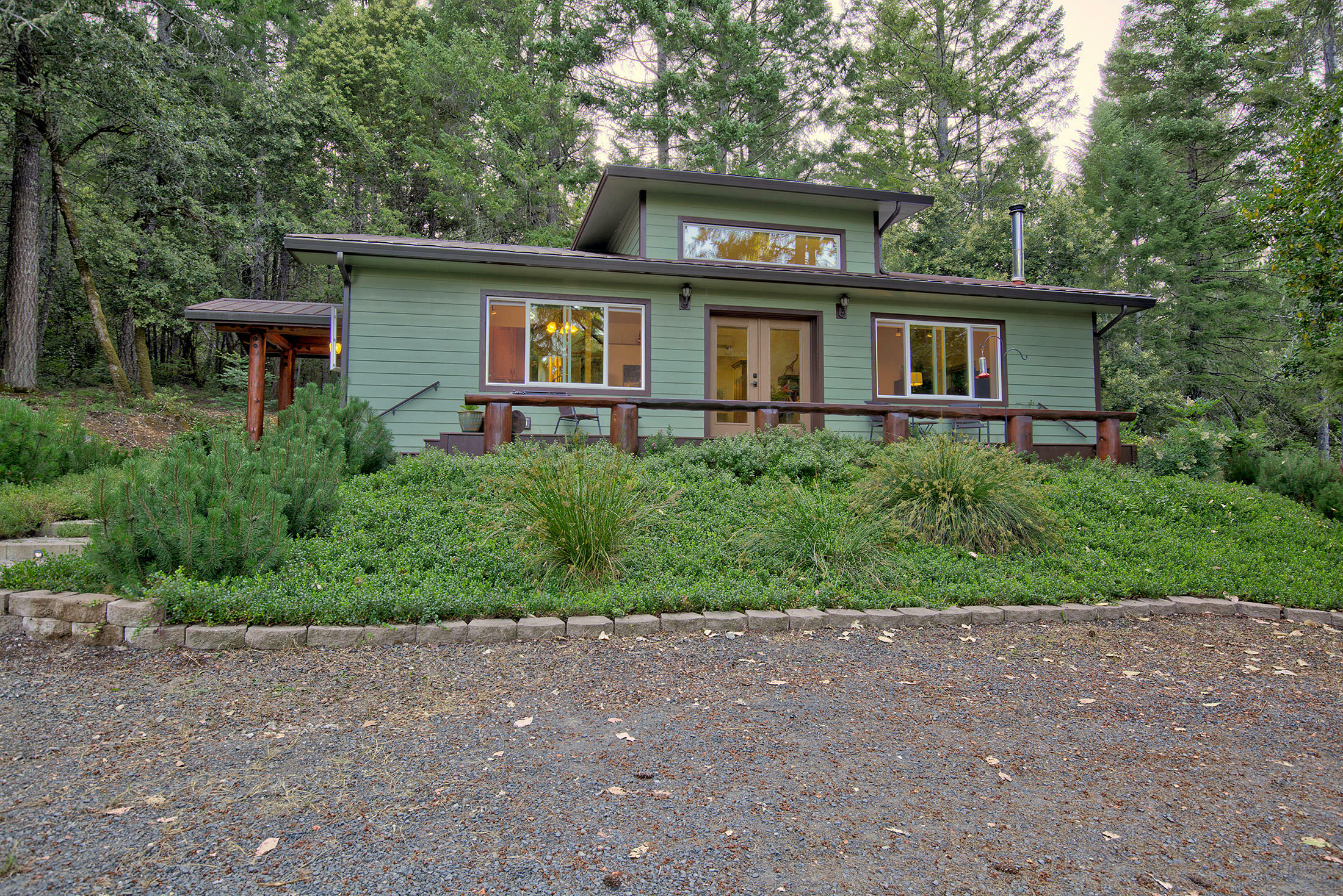 Property Photo: 300 Myrtlewood Drive OR 97538