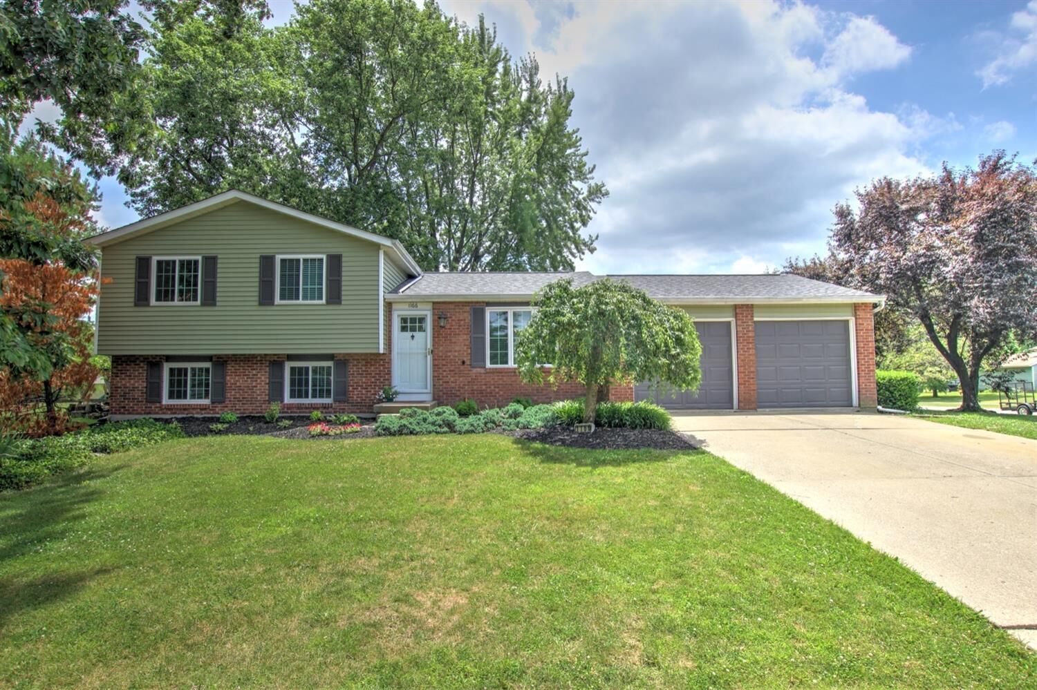 Property Photo: 1166 Anthony Ln OH 45040